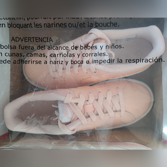 WMNS Nike Court Royale - Size 5 *NWT* - Washed Coral - Picture 2 of 11